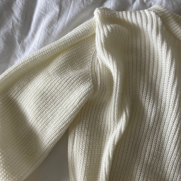 Cream open back sweater - Picture 7 of 8